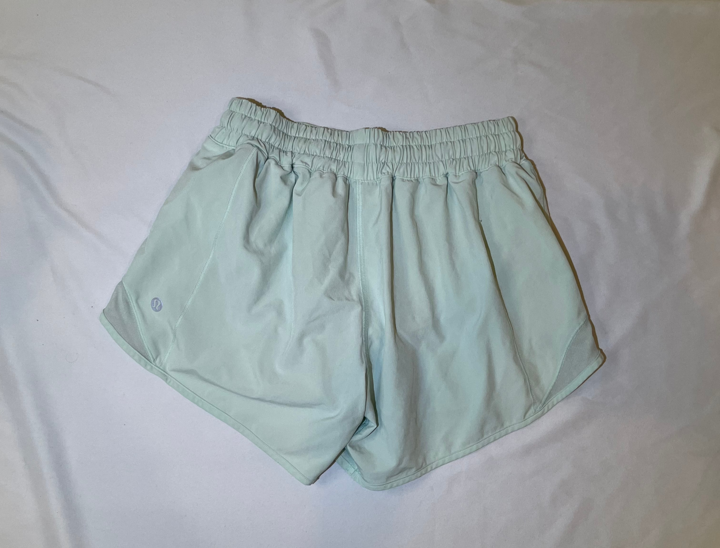 Size 4 Delicate Mint Hotty Hot Shorts 4"