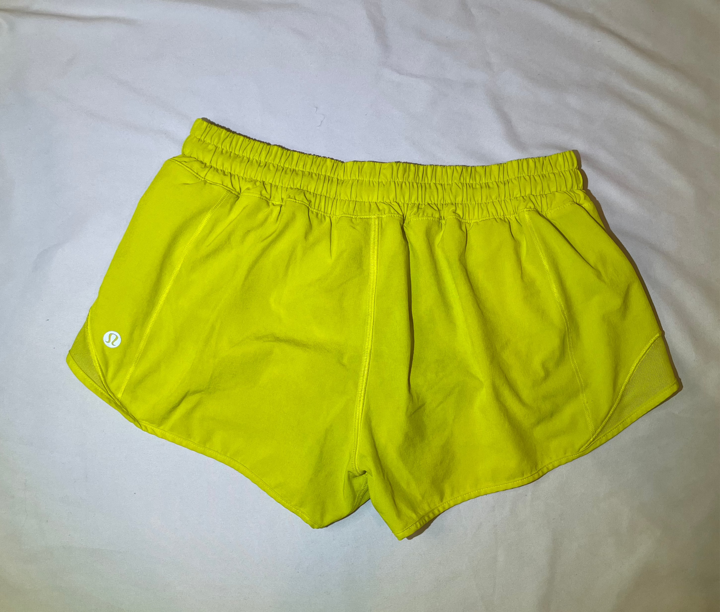 Size 8 Sonic Yellow Hotty Hot Shorts 2.5"